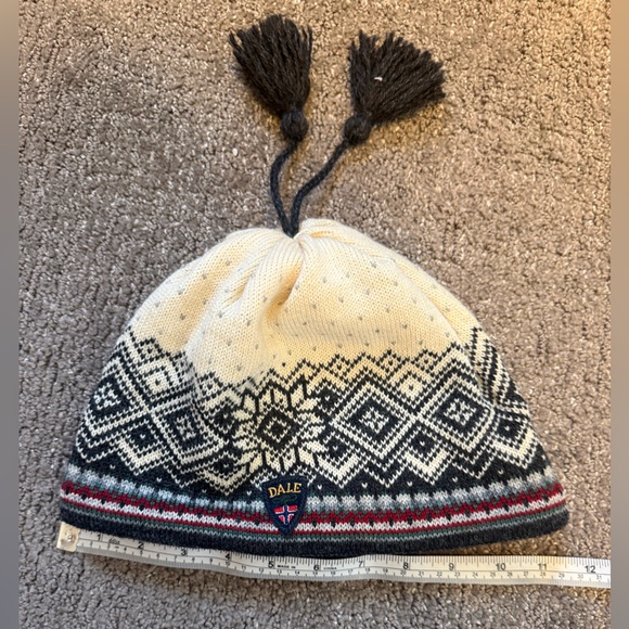 Dale of Norway 100% Merino Wool Fair Isle Skier Garmisch Winter Hat - Picture 5 of 6